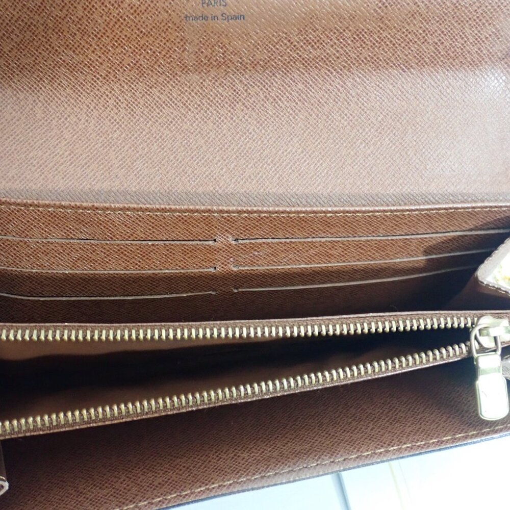 Louis Vuitton Sarah Monogram Wallet w/ LV Duster Bag - Picture 5 of 12